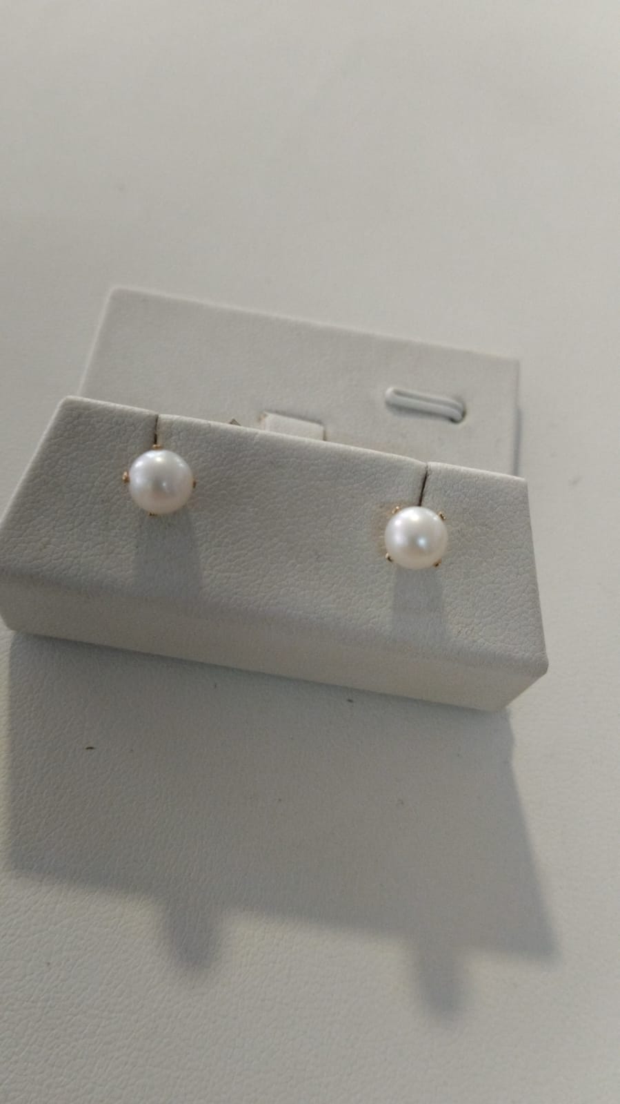 Perlas naturales de río con 4 grifas | oro 10k |