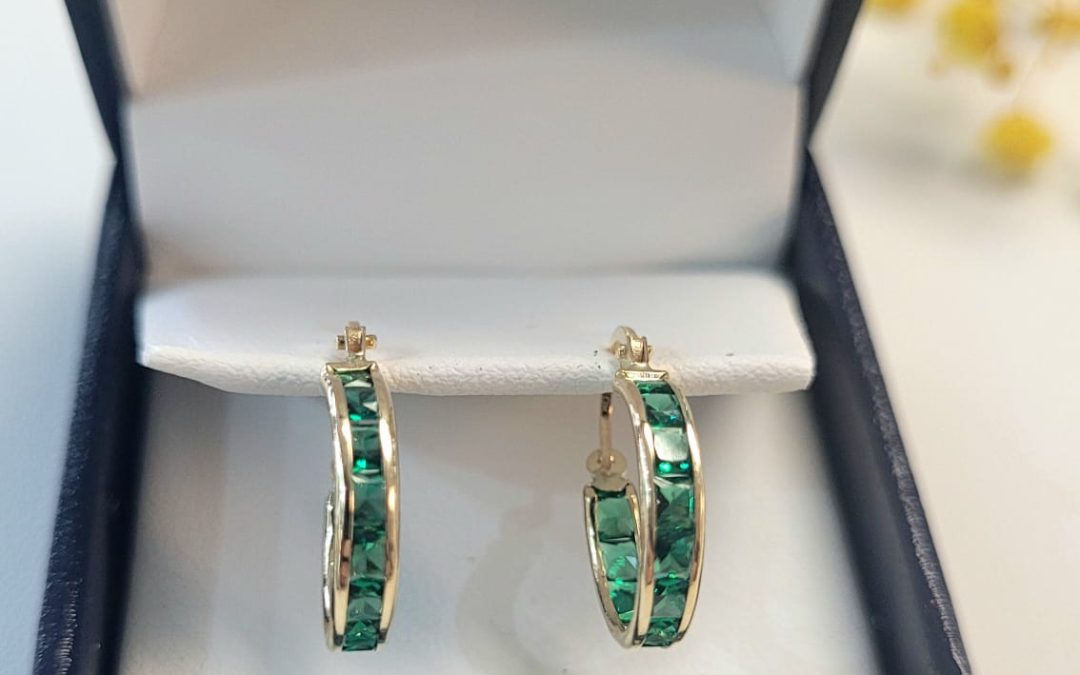 AROS CON CIRCONIAS VERDES